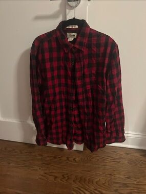 L.L. Bean Red and Black Plaid Flannel Shirt Slightly Fitted Size Medium